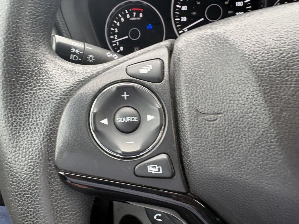 2017 Honda HR-V LX AWD SIEGES CHAUFFANTS I BLUETOOTH I CAMERA  I  MAGS in Montréal, Quebec - 12 - w1024h768px