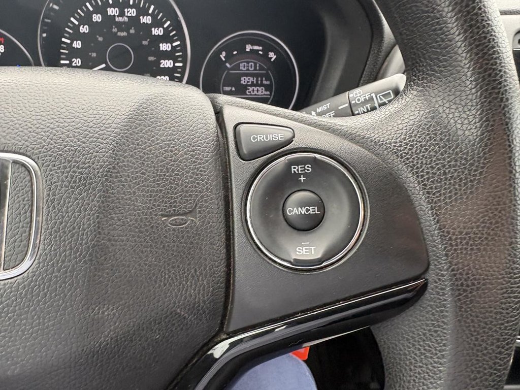 2017 Honda HR-V LX AWD SIEGES CHAUFFANTS I BLUETOOTH I CAMERA  I  MAGS in Montréal, Quebec - 11 - w1024h768px