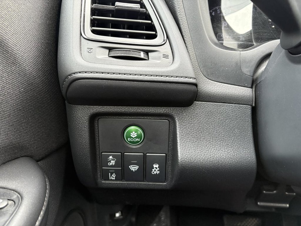 2021 Honda HR-V LX AWD I CARPLAY I MAGS I SIEGES CHAUFFANTS I CXAMERA i SECURITE ACTIVE in , Quebec - 12 - w1024h768px