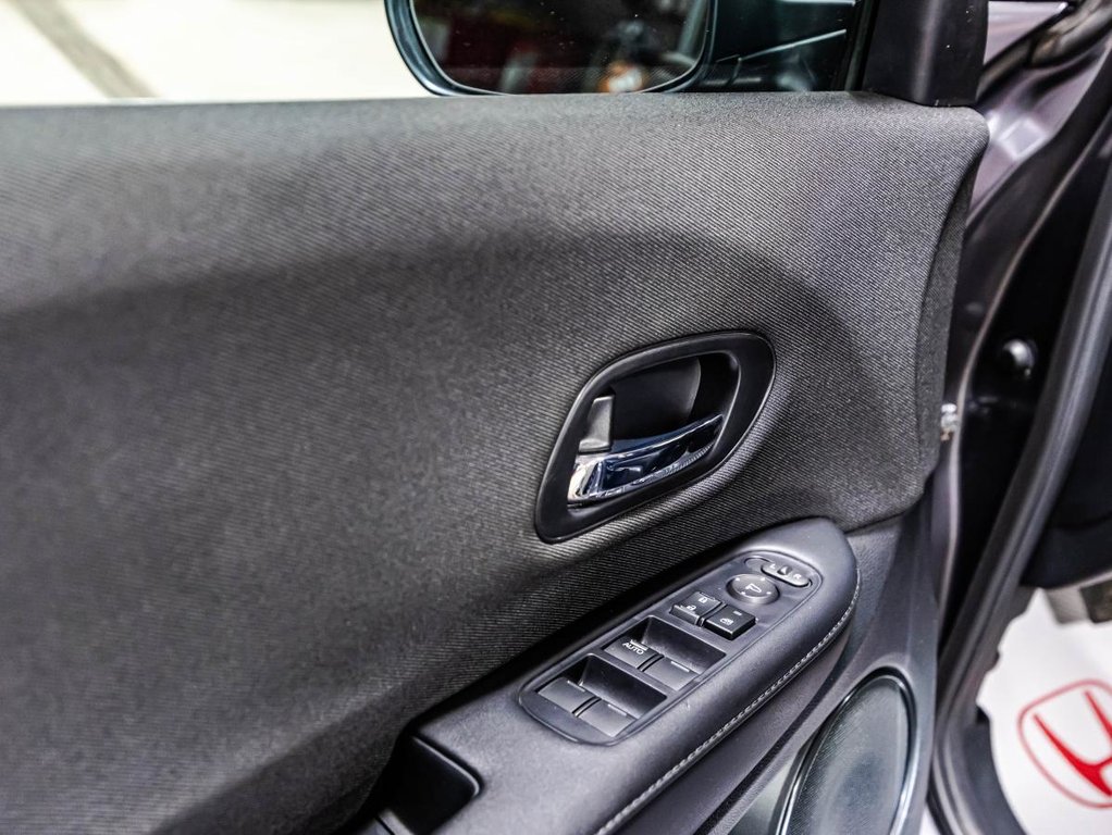 2021 Honda HR-V LX AWD I CARPLAY I MAGS I SIEGES CHAUFFANTS I CXAMERA i SECURITE ACTIVE in , Quebec - 11 - w1024h768px