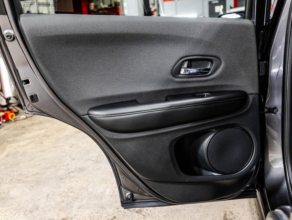 2021 Honda HR-V LX AWD I CARPLAY I MAGS I SIEGES CHAUFFANTS I CXAMERA i SECURITE ACTIVE in , Quebec - 12 - w1024h768px