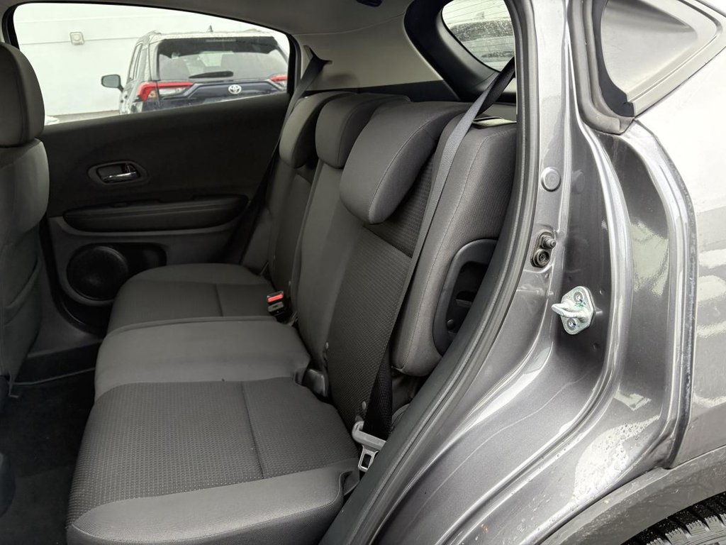 2021 Honda HR-V LX AWD I CARPLAY I MAGS I SIEGES CHAUFFANTS I CXAMERA i SECURITE ACTIVE in , Quebec - 6 - w1024h768px
