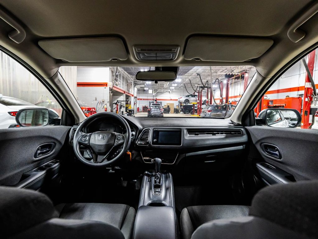 2021 Honda HR-V LX AWD I CARPLAY I MAGS I SIEGES CHAUFFANTS I CAMERA I SECURITE ACTIVE in Montréal, Quebec - 14 - w1024h768px