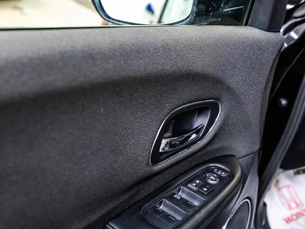 Honda HR-V Sport TOIT OUVRANY I SIEGES CHAUFFANTS I MAGS I CARPLAY I CAMERA I SECURITE ACTIVE 2022 à , Québec - 14 - w1024h768px