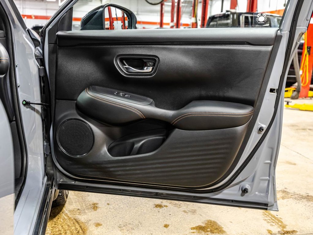 2023 Honda HR-V Sport AWD CARPLAY I SIEGES ET VOLANT CHAUFFANTS I  MAGS I DEMARREUR I TOIT OUVRANT I SECURITE ACTIVE in Montréal, Quebec - 13 - w1024h768px