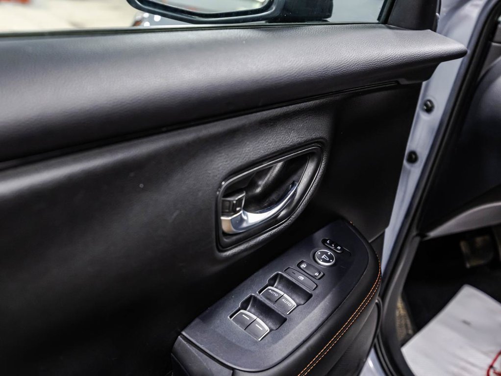 2023 Honda HR-V Sport AWD CARPLAY I SIEGES ET VOLANT CHAUFFANTS I  MAGS I DEMARREUR I TOIT OUVRANT I SECURITE ACTIVE in Montréal, Quebec - 8 - w1024h768px