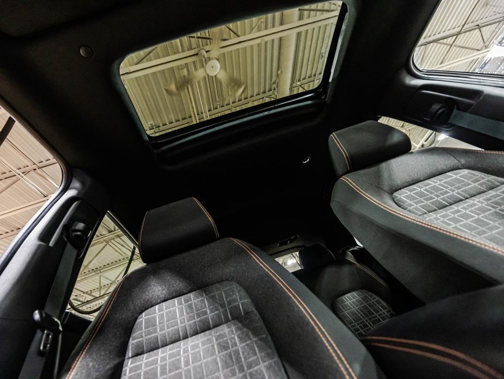 2023 Honda HR-V Sport AWD CARPLAY I SIEGES ET VOLANT CHAUFFANTS I  MAGS I DEMARREUR I TOIT OUVRANT I SECURITE ACTIVE in Montréal, Quebec - 15 - w1024h768px