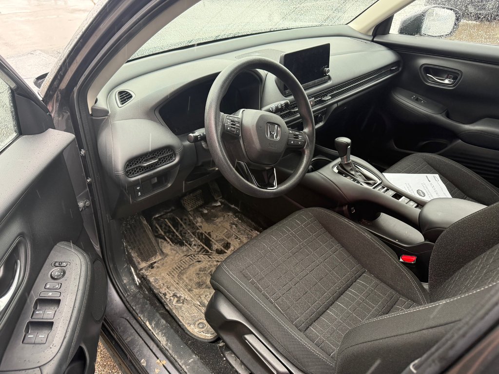 2023 Honda HR-V LX in Lachenaie, Quebec - 5 - w1024h768px