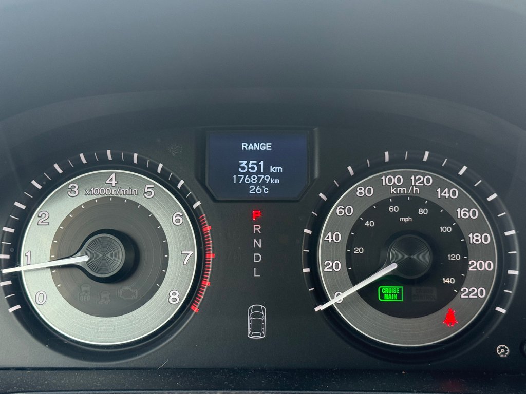 2016 Honda Odyssey Touring in Montreal, Quebec - 2 - w1024h768px