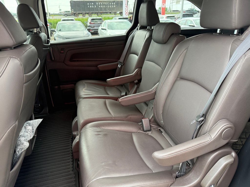 Honda Odyssey Touring 2018 à , Québec - 8 - w1024h768px