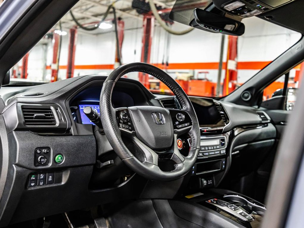 2022 Honda Passport Touring AWD I TOIT OUVRANT I CUIR I MAGS I CARPLAY I DEMARREUR I SIEGES ET VOLANT CHAUFFANTS in Montréal, Quebec - 22 - w1024h768px
