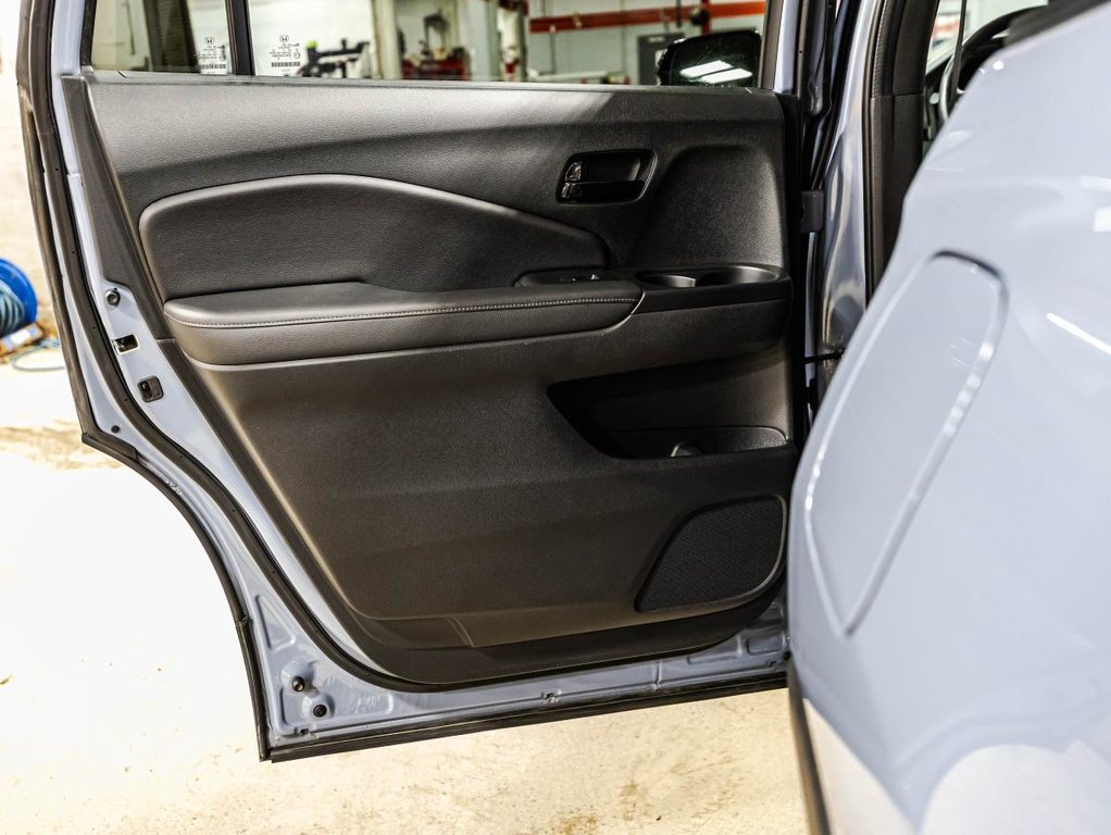 2022 Honda Passport Touring AWD I TOIT OUVRANT I CUIR I MAGS I CARPLAY I DEMARREUR I SIEGES ET VOLANT CHAUFFANTS in Montréal, Quebec - 13 - w1024h768px