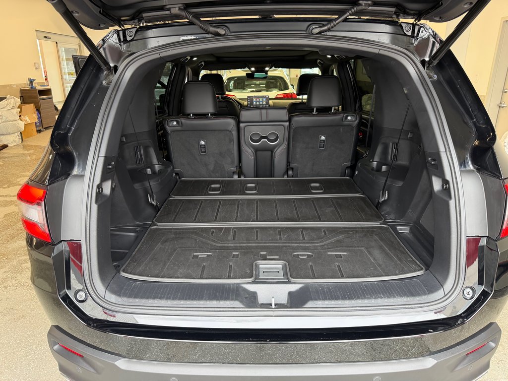 Honda PILOT BLACK EDITION Black edition demo 2025 à Montréal, Québec - 7 - w1024h768px