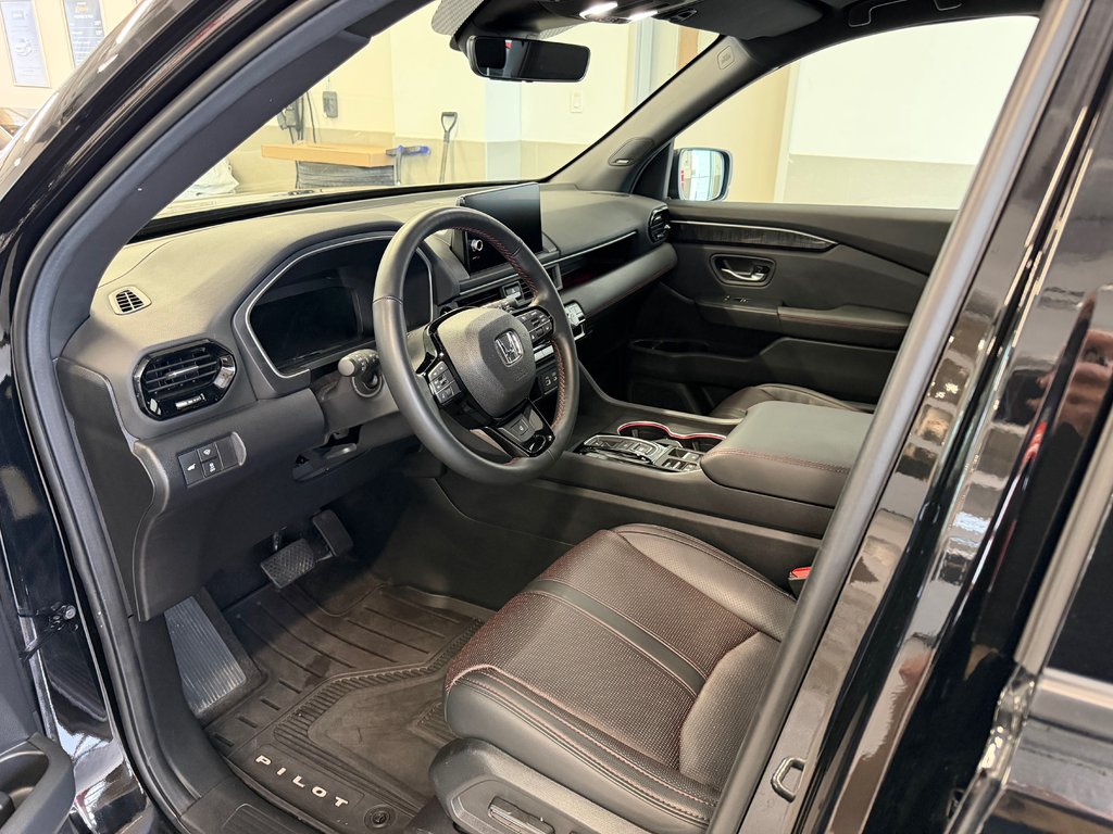 Honda PILOT BLACK EDITION Black edition demo 2025 à Montréal, Québec - 5 - w1024h768px