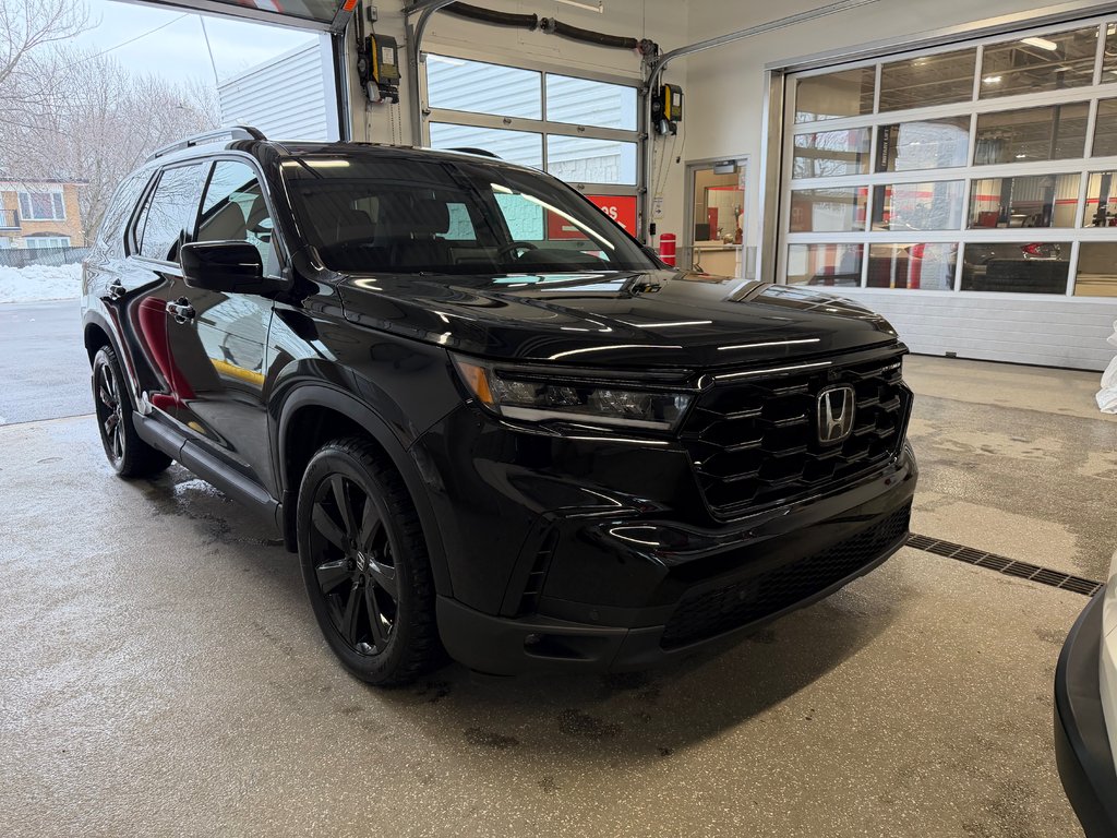 Honda PILOT BLACK EDITION Black edition demo 2025 à Montréal, Québec - 4 - w1024h768px