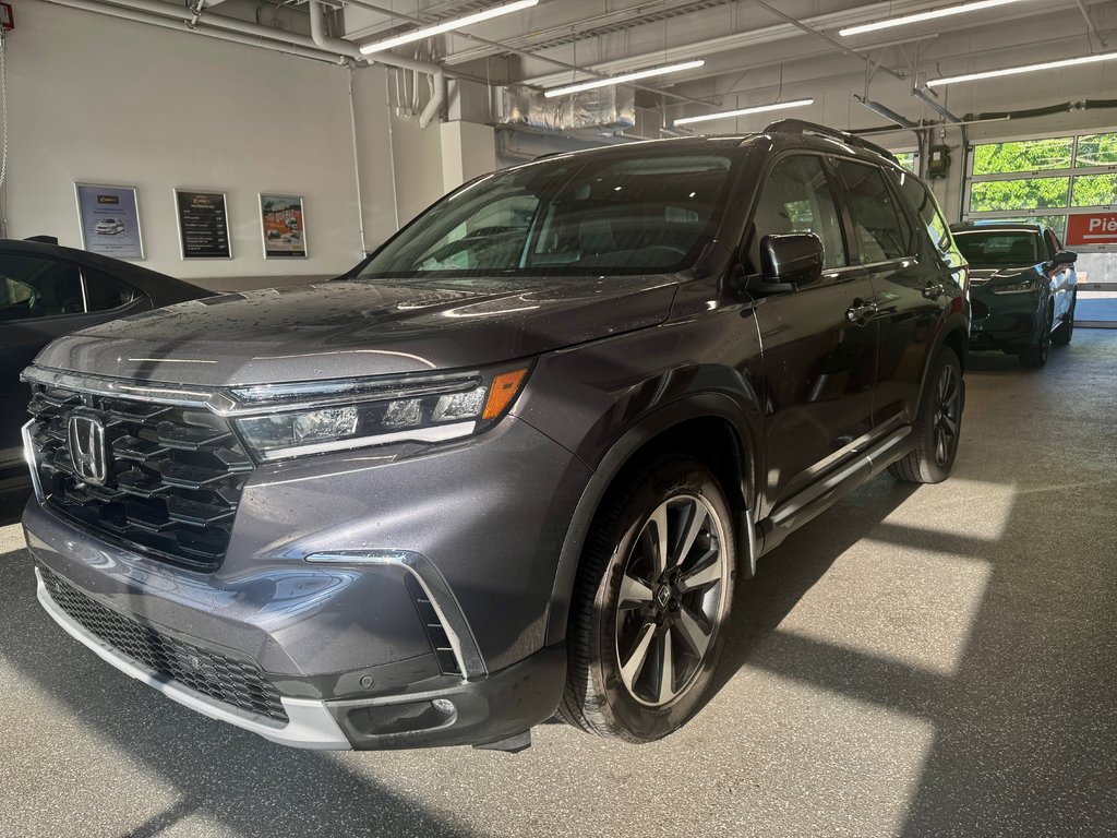 Honda PILOT TOURING AWD  2025 à , Québec - 1 - w1024h768px