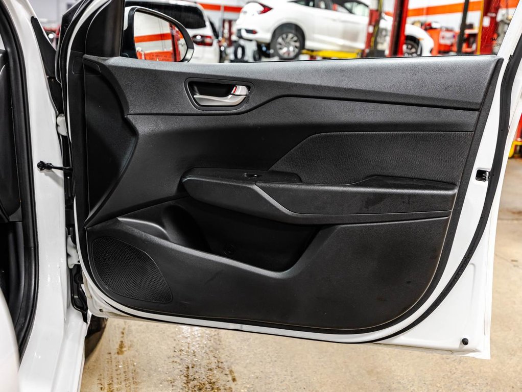 2020 Hyundai Accent Essential 5 portes IVT avec ensemble Confort in , Quebec - 16 - w1024h768px