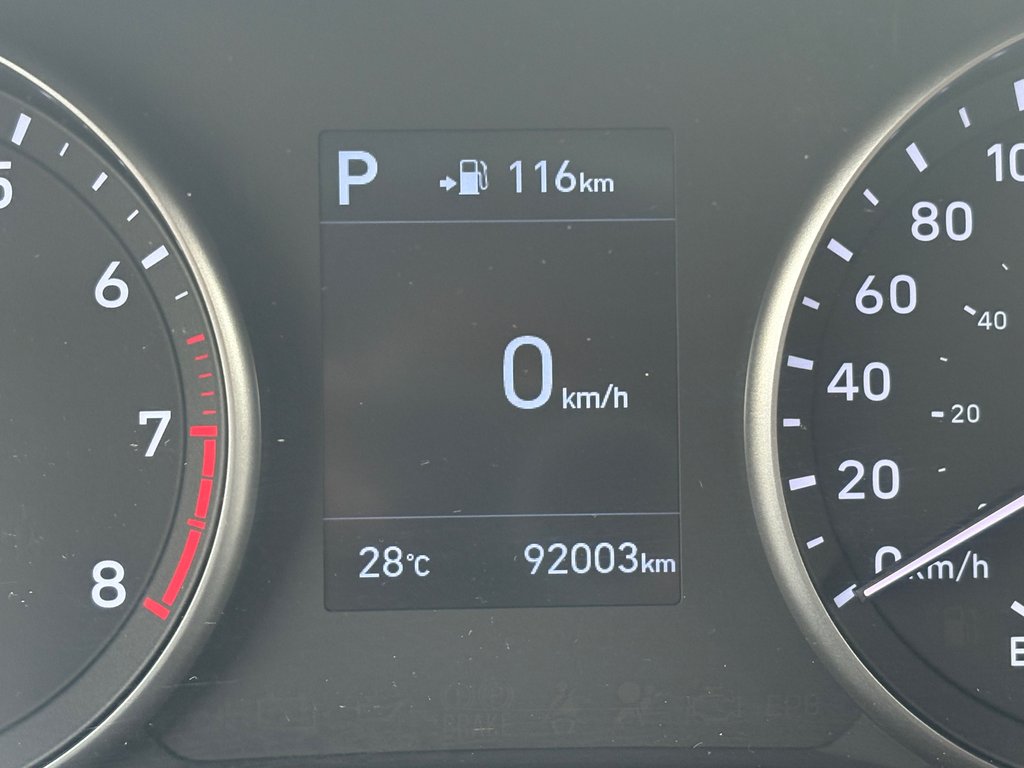 2019 Hyundai Elantra GT Luxury in Montréal, Quebec - 5 - w1024h768px