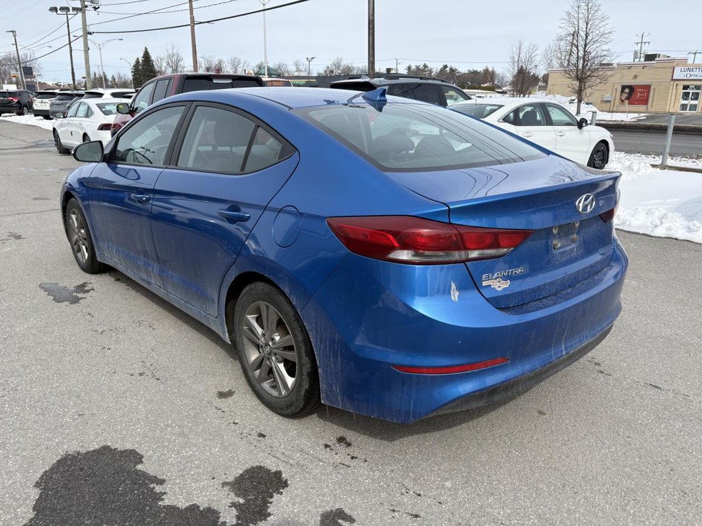 Hyundai Elantra GL  MAGS I  CARPLAY I SIEGES ET VOLANT CHAUFFANTS I CAMERA I SECURITE ACTIVE 2017 à Montréal, Québec - 2 - w1024h768px