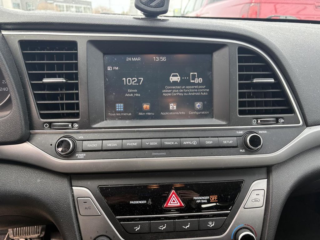 Hyundai Elantra GL  MAGS I  CARPLAY I SIEGES ET VOLANT CHAUFFANTS I CAMERA I SECURITE ACTIVE 2017 à Montréal, Québec - 9 - w1024h768px