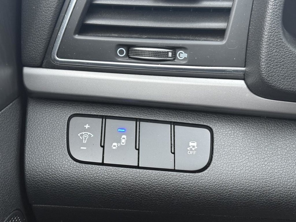 Hyundai Elantra GL SIEGES ET VOLANT CHAUFFANTS I CARPLAY I MAGS I CAMERA I SECURITE ACTIVE 2018 à , Québec - 9 - w1024h768px