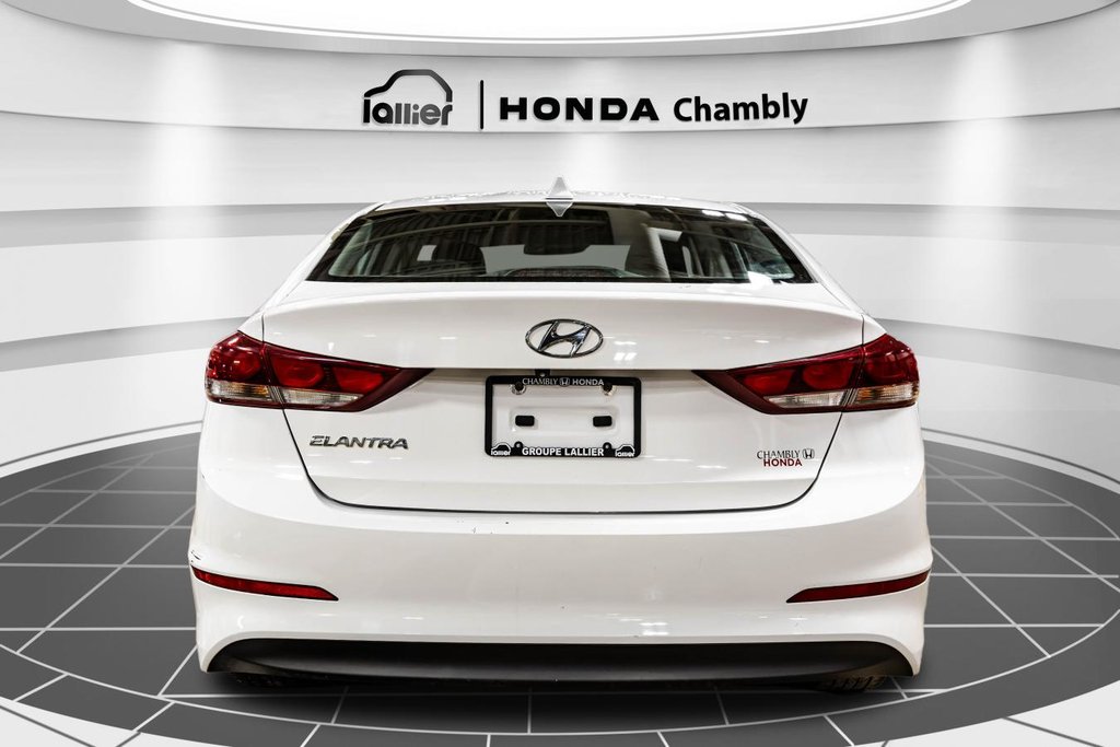 Hyundai Elantra GL SIEGES ET VOLANT CHAUFFANTS I CARPLAY I MAGS I CAMERA I SECURITE ACTIVE 2018 à Montréal, Québec - 6 - w1024h768px