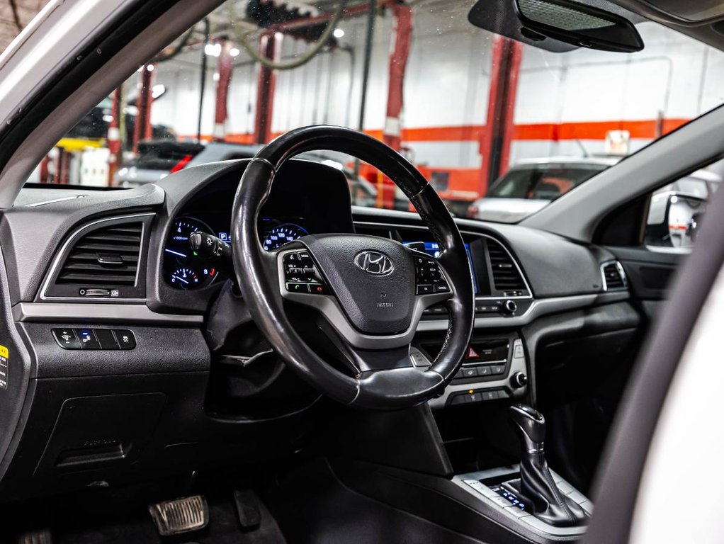 Hyundai Elantra GL SIEGES ET VOLANT CHAUFFANTS I CARPLAY I MAGS I CAMERA I SECURITE ACTIVE 2018 à Montréal, Québec - 19 - w1024h768px
