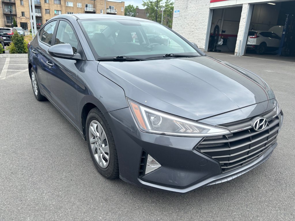 Hyundai Elantra Essential 2019 à Montréal, Québec - 2 - w1024h768px