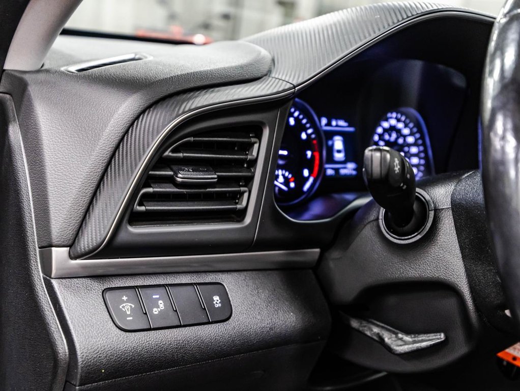 2020 Hyundai Elantra Preferred IVT in , Quebec - 20 - w1024h768px