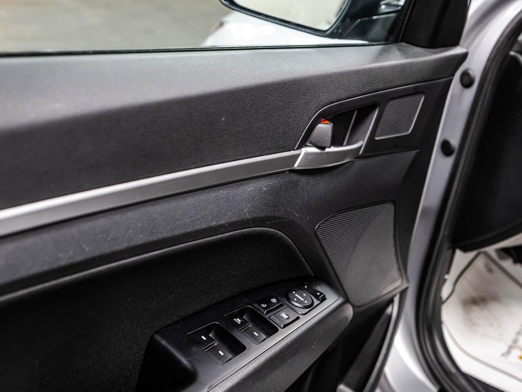 2020 Hyundai Elantra Preferred IVT in , Quebec - 11 - w1024h768px