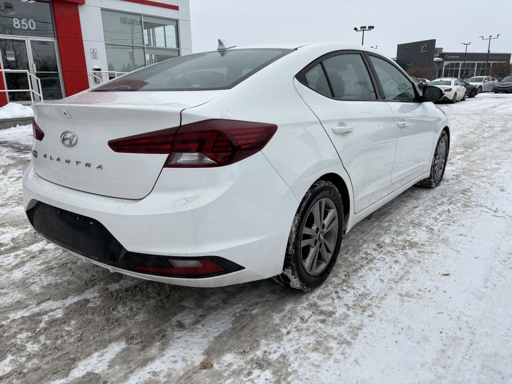 2020 Hyundai Elantra Preferred w/Sun & Safety Package CARPLAY I MAGS I SIEGES ET VOLANT CHAUFFANTS I  CAMERA I in , Quebec - 5 - w1024h768px