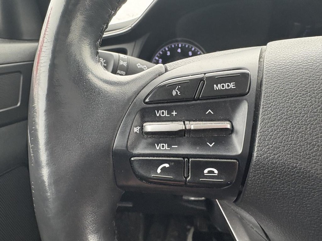 2020 Hyundai Elantra Preferred w/Sun & Safety Package CARPLAY I MAGS I SIEGES ET VOLANT CHAUFFANTS I  CAMERA I in , Quebec - 8 - w1024h768px