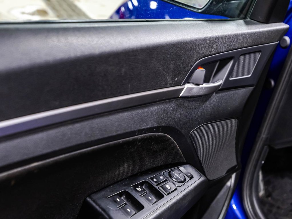 Hyundai Elantra Preferred 2020 à , Québec - 11 - w1024h768px