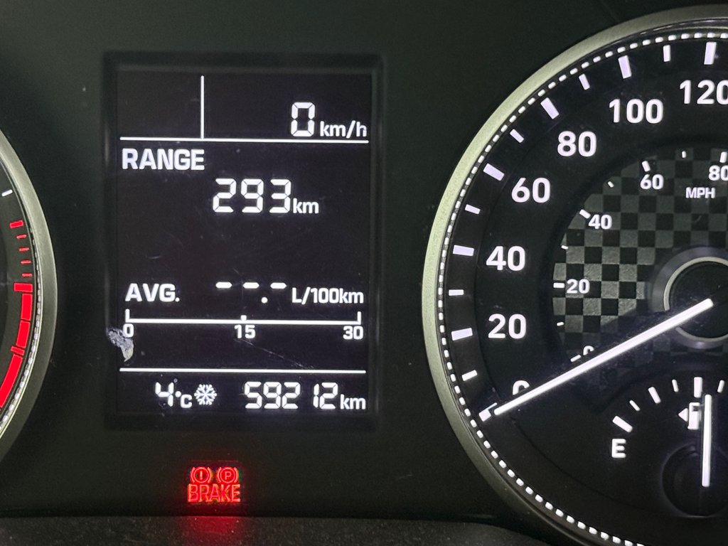 Hyundai Elantra Essential 2020 à Montréal, Québec - 2 - w1024h768px