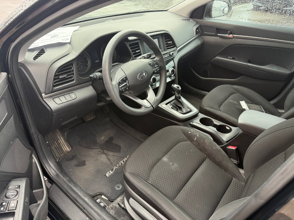 Hyundai Elantra Essential/ UN PROPRIÉTAIRE 2020 à Montréal, Québec - 10 - w1024h768px