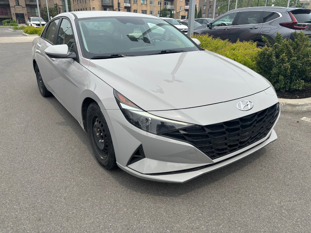 Hyundai Elantra Essential 2021 à Montréal, Québec - 2 - w1024h768px