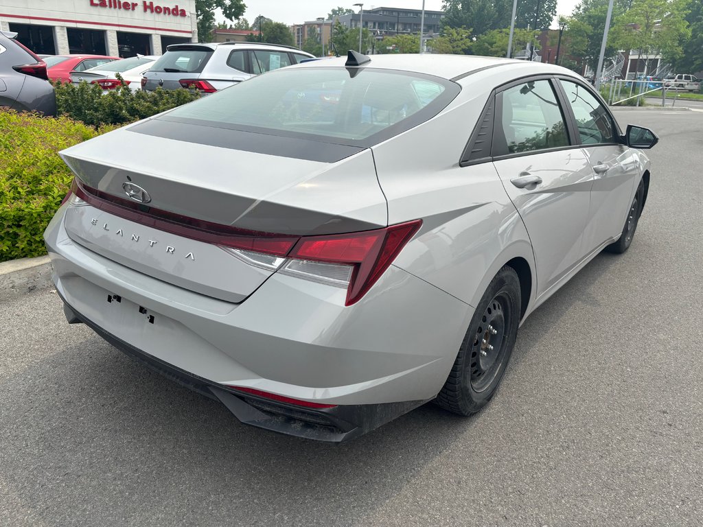 Hyundai Elantra Essential 2021 à Montréal, Québec - 3 - w1024h768px