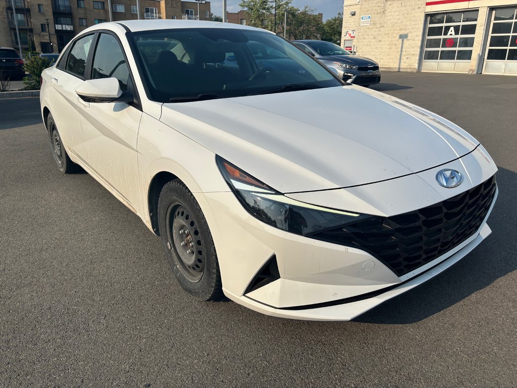 Hyundai Elantra Essential 2021 à Montréal, Québec - 2 - w1024h768px