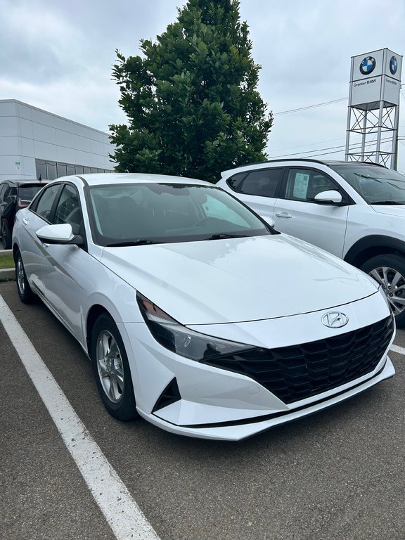 Hyundai Elantra Essential 2021 à Lachenaie, Québec - 3 - w1024h768px