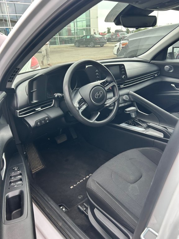Hyundai Elantra Essential 2021 à Lachenaie, Québec - 5 - w1024h768px