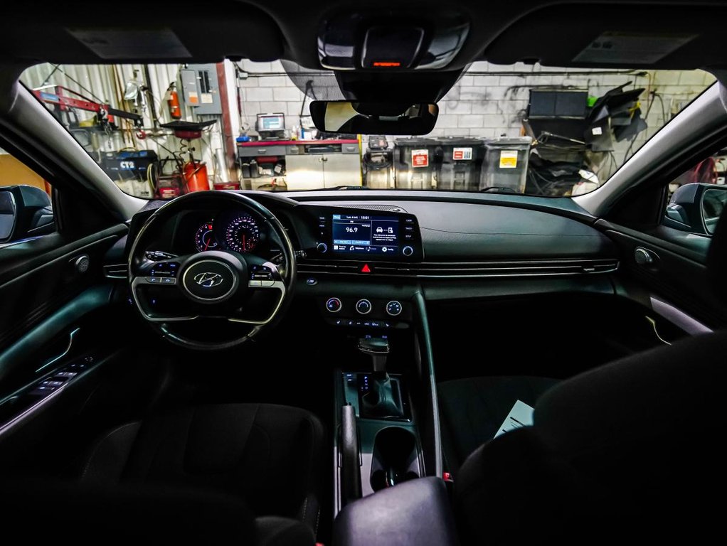 2022 Hyundai Elantra Preferred IVT | JAMAIS ACCIDENTÉ + UN SEUL PROPRIÉTAIRE | in , Quebec - 15 - w1024h768px