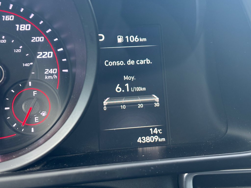 Hyundai Elantra Preferred 2022 à Montréal, Québec - 5 - w1024h768px