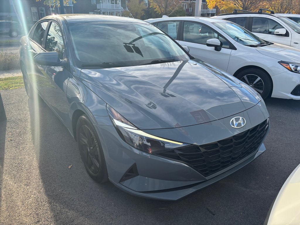 Hyundai Elantra Preferred 2022 à Montréal, Québec - 2 - w1024h768px