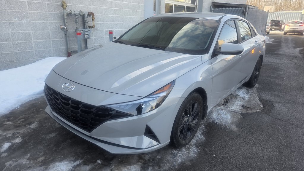 Hyundai Elantra PREFERED 2022 à Montréal, Québec - 1 - w1024h768px