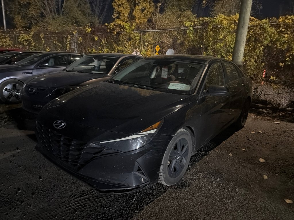 2022 Hyundai Elantra Preferred in Montréal, Quebec - 4 - w1024h768px