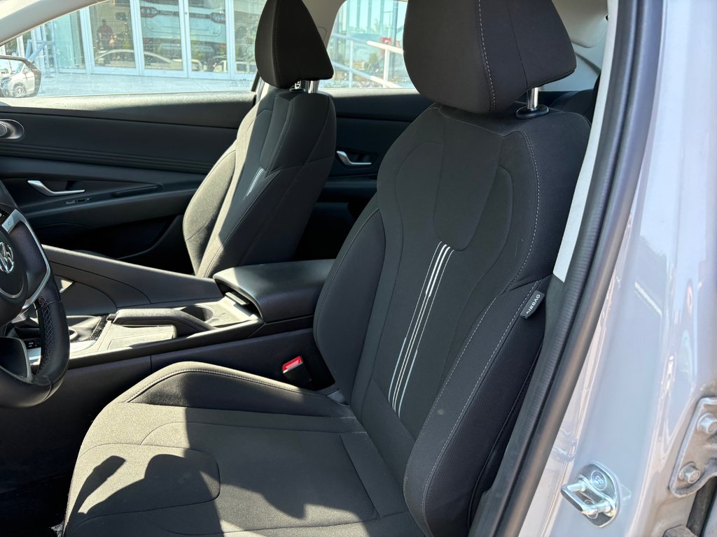 2023 Hyundai Elantra Preferred 1 proprio jamais accidenté in , Quebec - 5 - w1024h768px