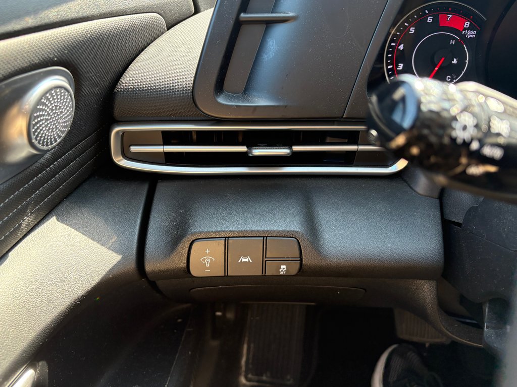 2023 Hyundai Elantra Preferred 1 proprio jamais accidenté in , Quebec - 10 - w1024h768px