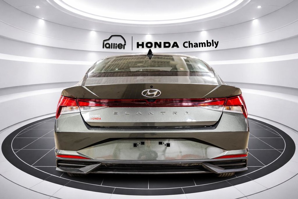 Hyundai Elantra Preferred ENS TECH I FREINS NEUFS AUX 4 ROUES I CARPLAY I MAGS I SIEGES ET VOLANT CHAUFFANTS I 2023 à Montréal, Québec - 6 - w1024h768px