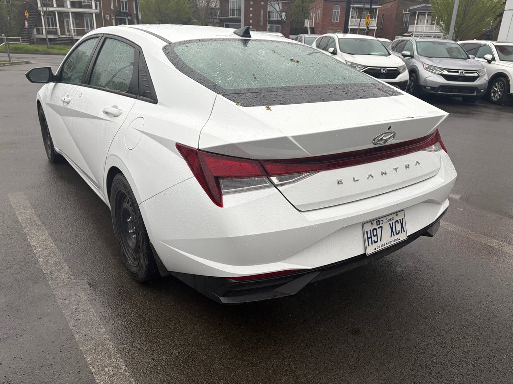2023 Hyundai Elantra Preferred in Montréal, Quebec - 4 - w1024h768px