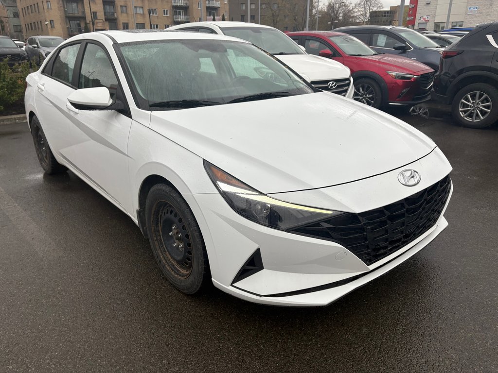 2023 Hyundai Elantra Preferred in Montréal, Quebec - 2 - w1024h768px